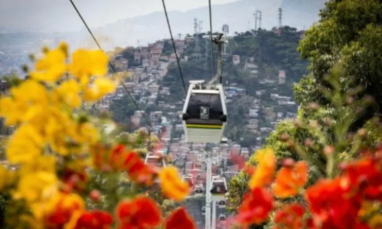 APARTA HOTEL en laureles estadio 105 MTS Cuadrados Medellín Apartamento